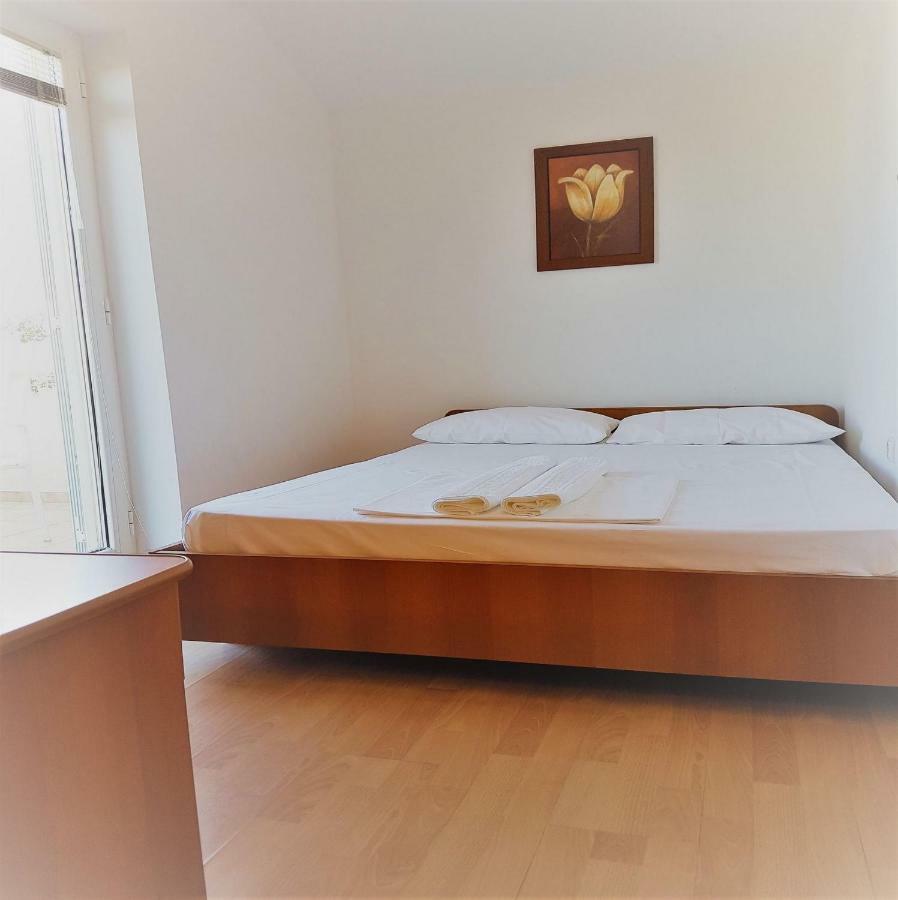Apartments Vrtlici Stara Novalja Bagian luar foto