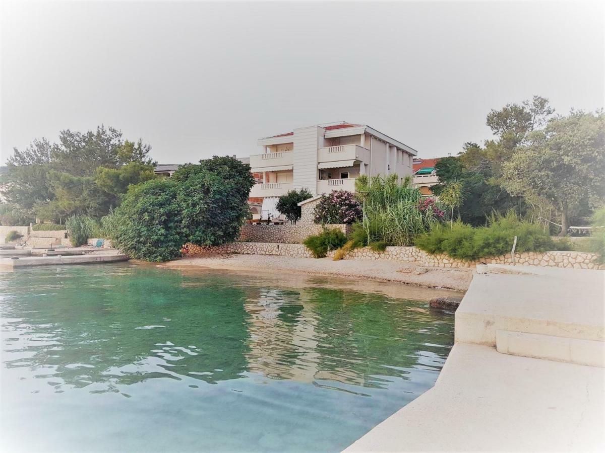 Apartments Vrtlici Stara Novalja Bagian luar foto